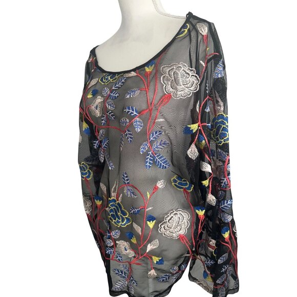 UPS & DOWNS Black Sheer Floral Bell Sleeve Top Size 2X - Picture 3 of 7